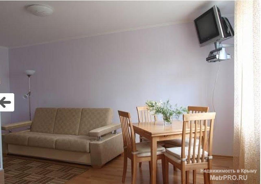 Сдается комфортабельная 3х комнатная квартира с евроремонтом в центре Феодосии на ул. Чкалова в 400м от моря.... - 1