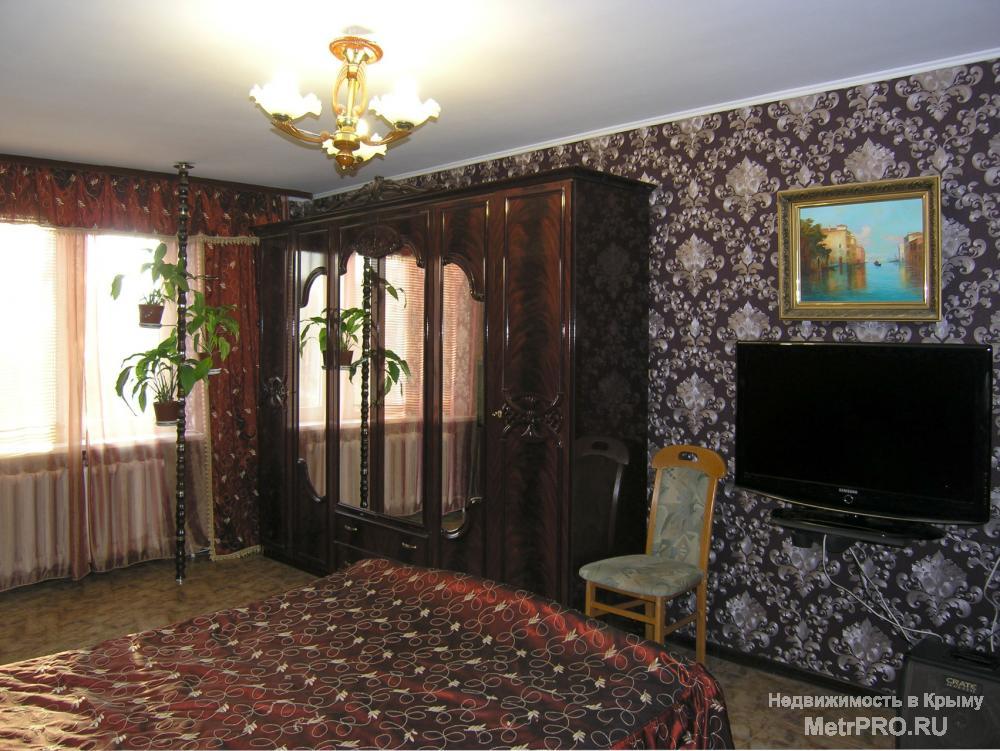 Продается трёхкомнатная квартира улучшенной планировки рядом с центром Севастополя, улица Коммунистическая. Четвертый... - 3