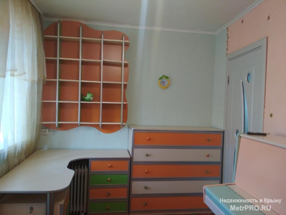Продается очень красивая, трехкомнатная квартира в одном из лучших районах города Севастополя - на ул. Репина, у... - 9