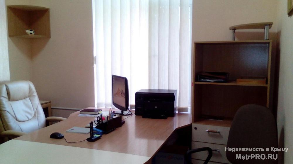 Сдам в офисном помещении один кабинет, на первом этаже, в самом центре Феодосии. Место проходное. Интернет, санузел,...