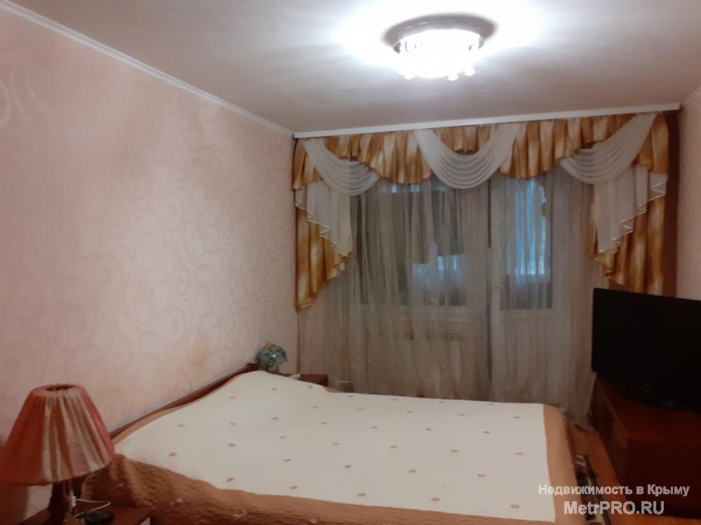 Продам 3-комнатную квартиру в районе Крымского рынка, Феодосия. Общая площадь 56 м2, 1/5 эт. Автономное отопление,... - 1