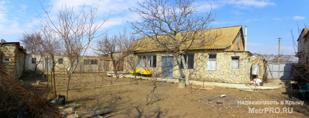 Продается небольшой домик в стороне от городской суеты - в курортном поселке Молочное, где сочетаются близость к...