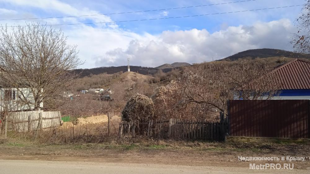 Продается земельный участок в с.Грушевка ( ГО Судак, Р. Крым)  по ул. Советская( центральная).  Площадь участка - 783...