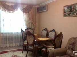 Продам трёхкомнатную квартиру с ремонтом в пригороде Евпаторий пгт....
