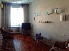 Продам 4-х комнатную квартиру в центре Севастополя. 2 этаж 3-х...