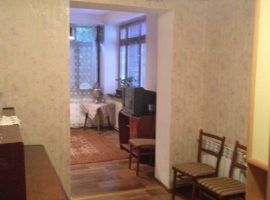 Продается квартира в Ялте - малогабаритная 2-к квартира на ул....