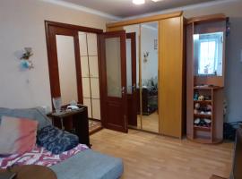 Продам 3-комнатную квартиру в районе Крымского рынка, Феодосия....